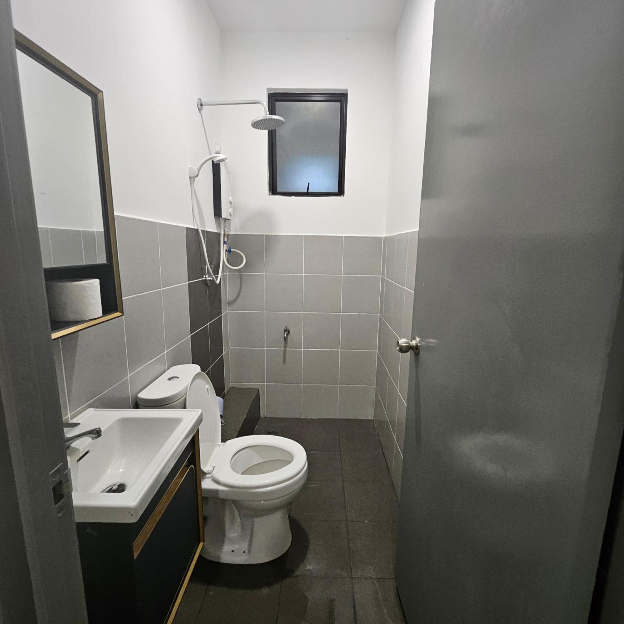 B3A-5 Suites Papar Екстер'єр фото